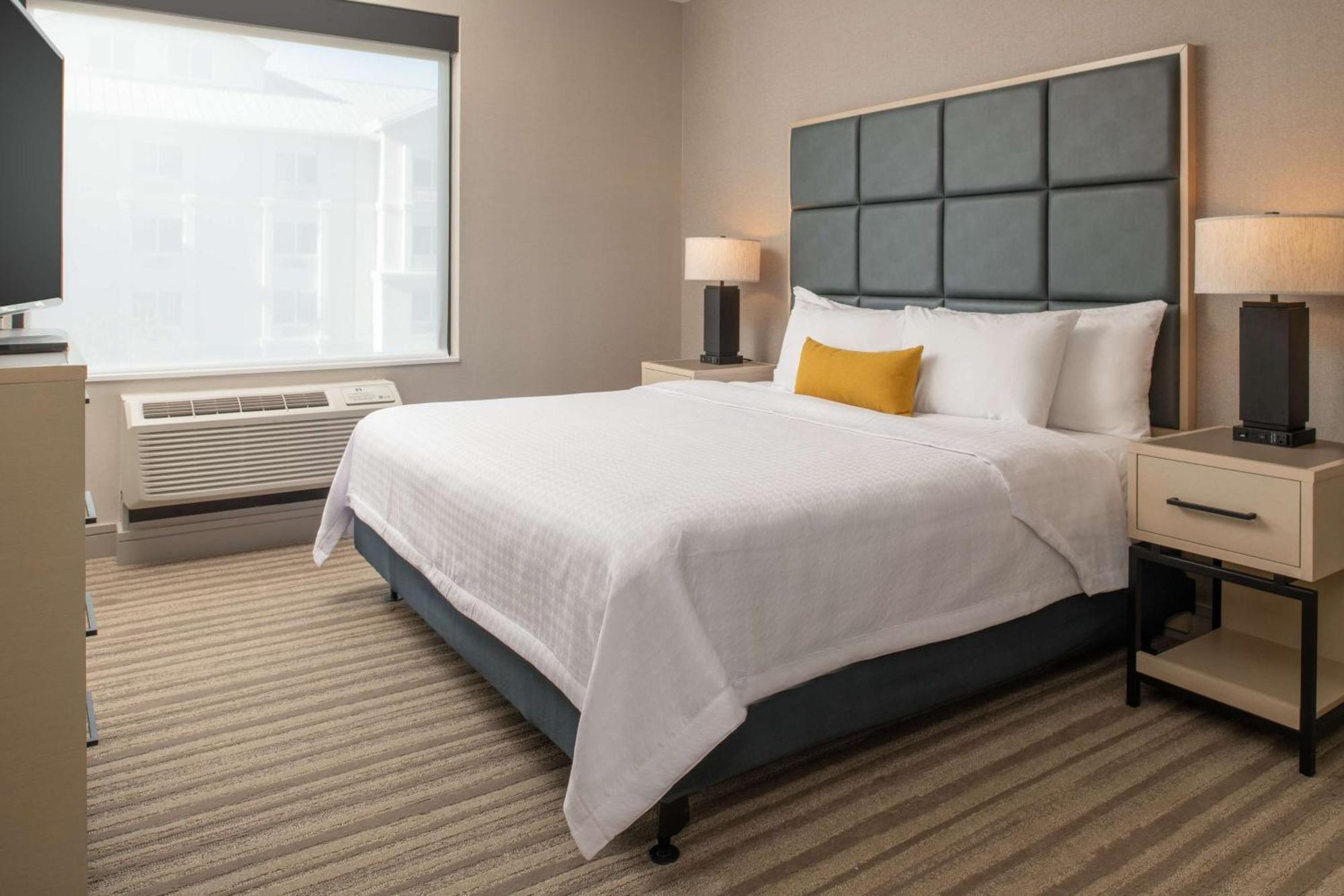 Hotel Homewood By Hilton Belmont