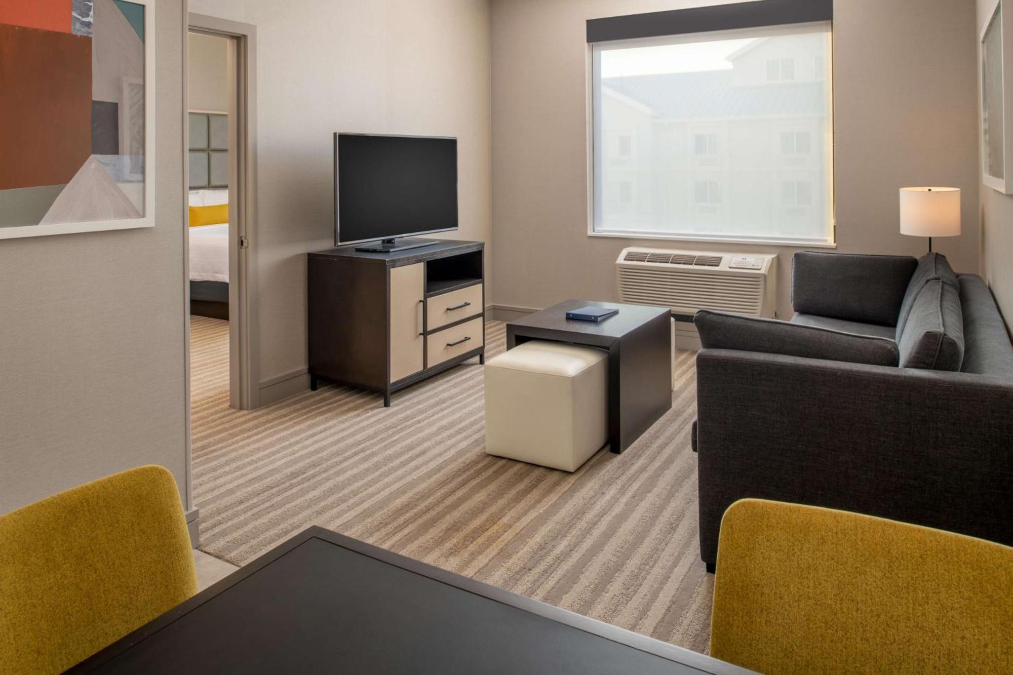 Hotel Homewood By Hilton Belmont